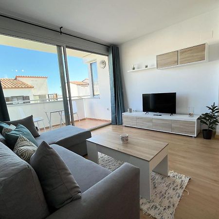 2-Bedroom Brand New Apartment Steps From The Beach Llança Dış mekan fotoğraf