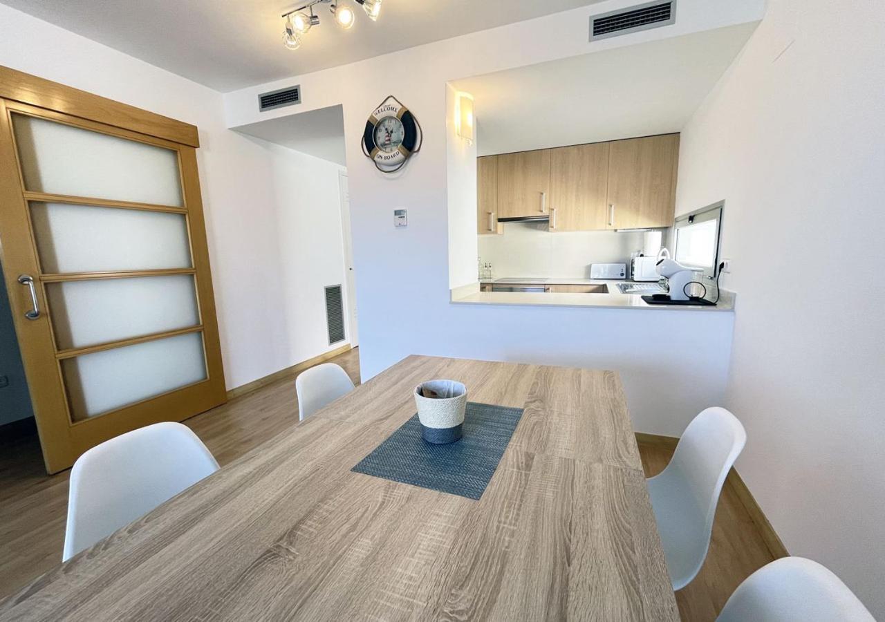 2-Bedroom Brand New Apartment Steps From The Beach Llança Dış mekan fotoğraf