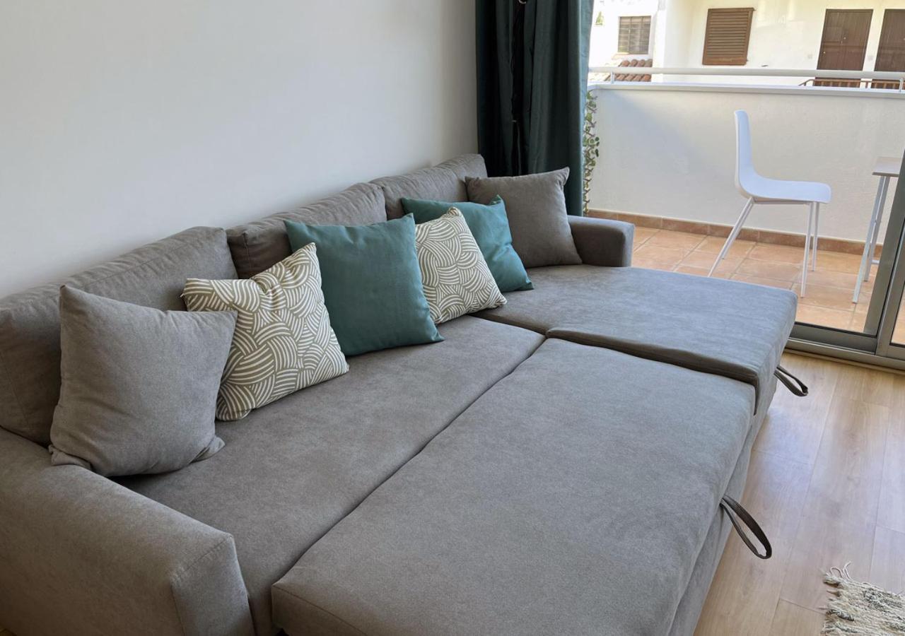 2-Bedroom Brand New Apartment Steps From The Beach Llança Dış mekan fotoğraf