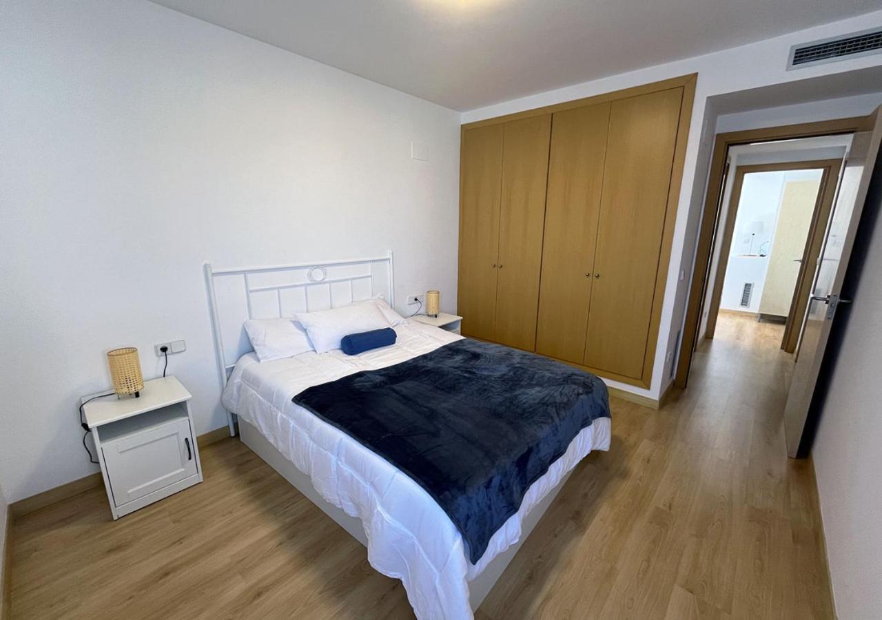 2-Bedroom Brand New Apartment Steps From The Beach Llança Dış mekan fotoğraf