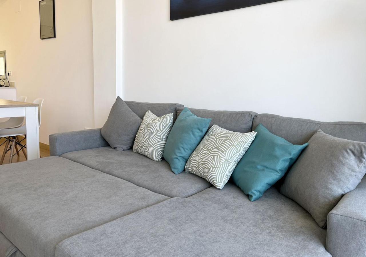2-Bedroom Brand New Apartment Steps From The Beach Llança Dış mekan fotoğraf