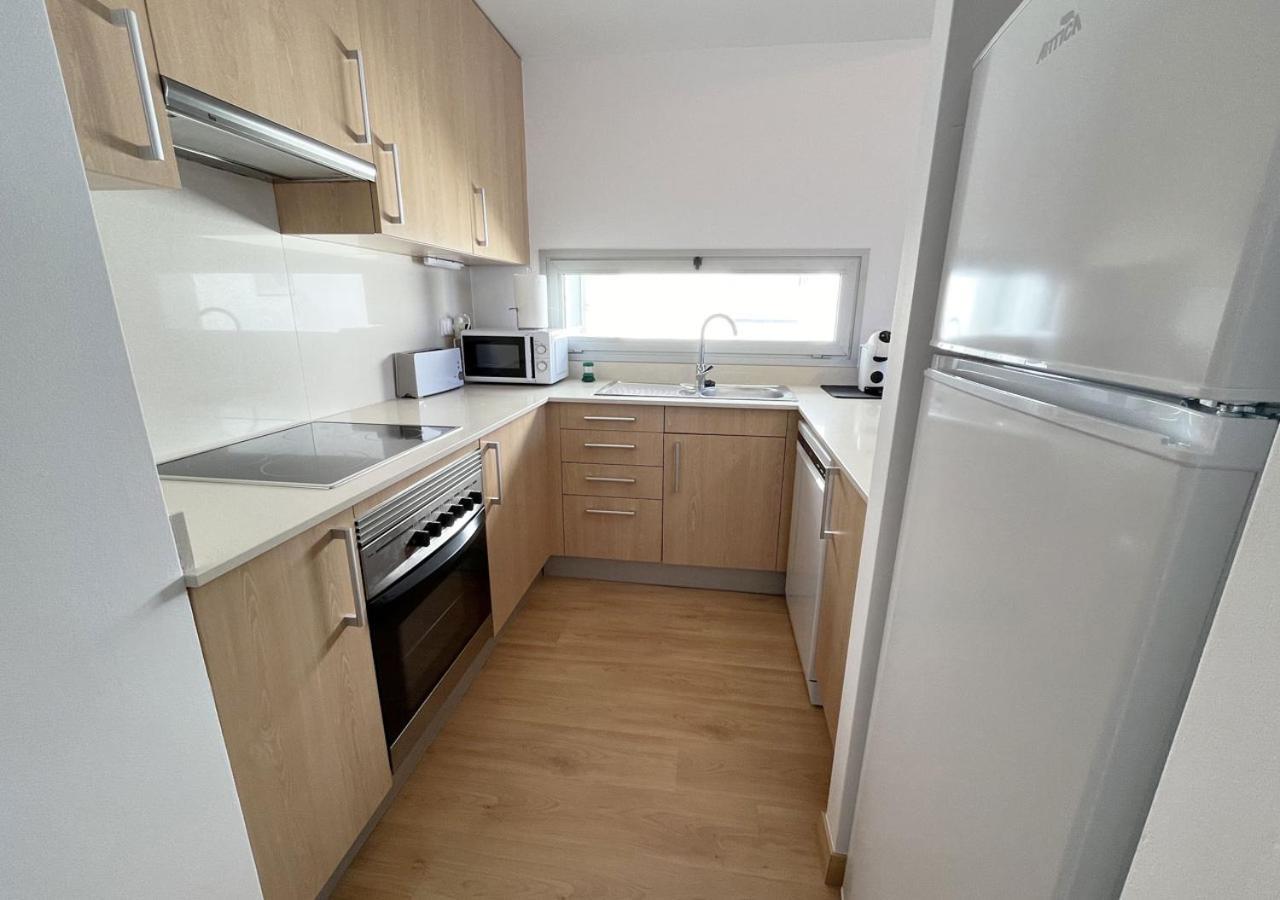 2-Bedroom Brand New Apartment Steps From The Beach Llança Dış mekan fotoğraf