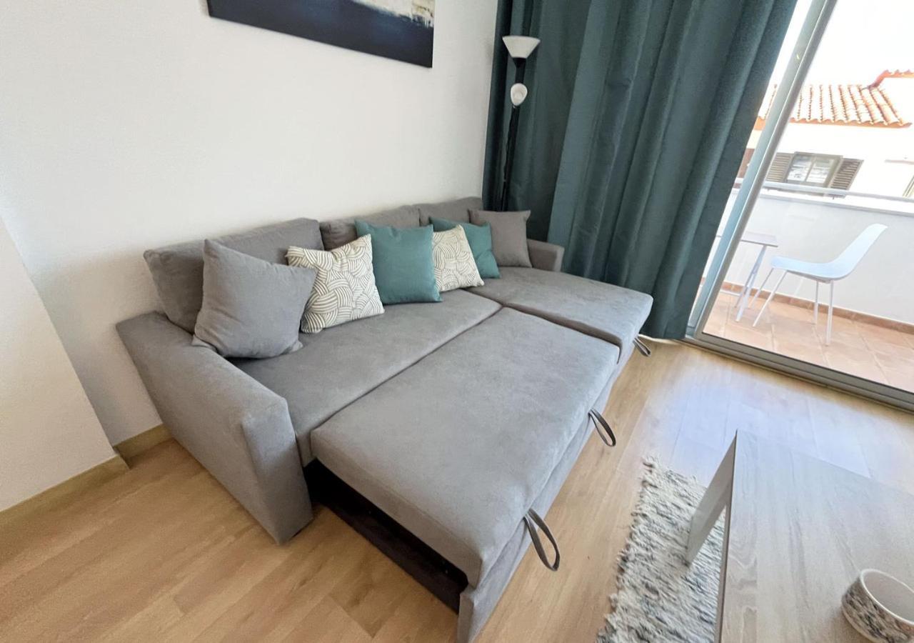 2-Bedroom Brand New Apartment Steps From The Beach Llança Dış mekan fotoğraf