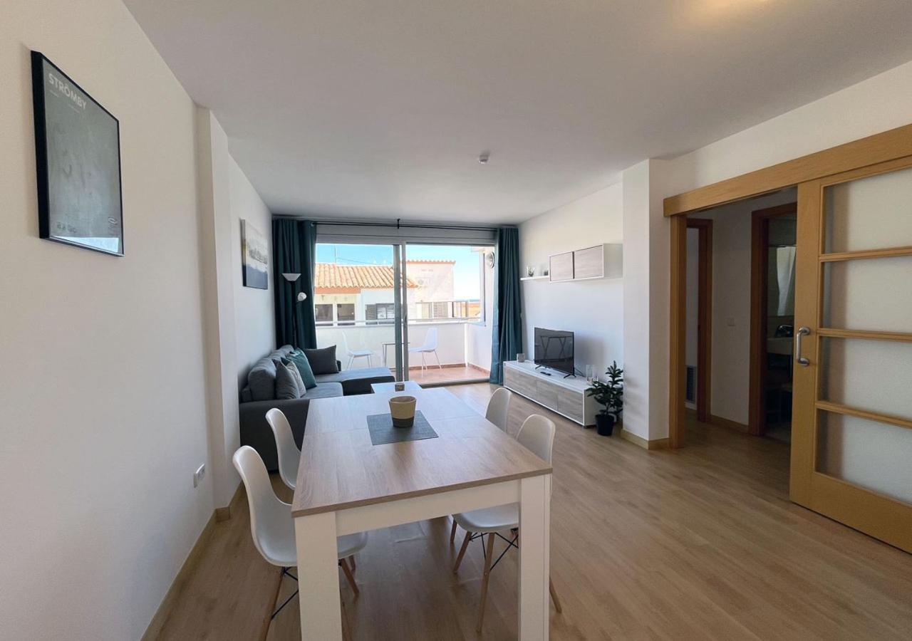2-Bedroom Brand New Apartment Steps From The Beach Llança Dış mekan fotoğraf